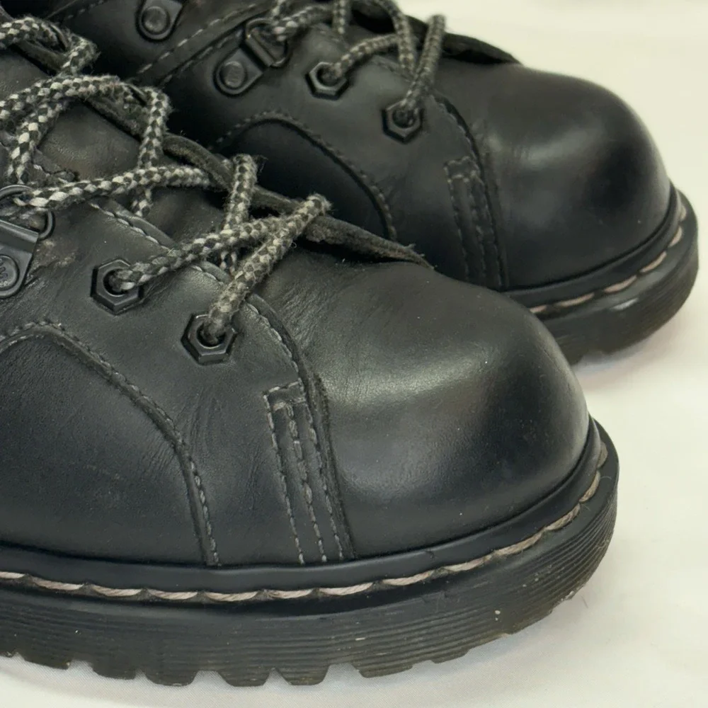 Dr. Martens excellent preowned